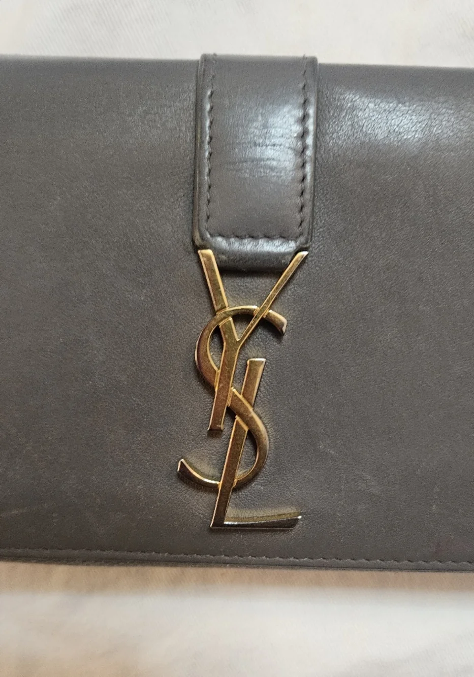 Yves Saint Laurent Gray Leather Zip Wallet with Gold YSL Emblem - Picture 4 of 9
